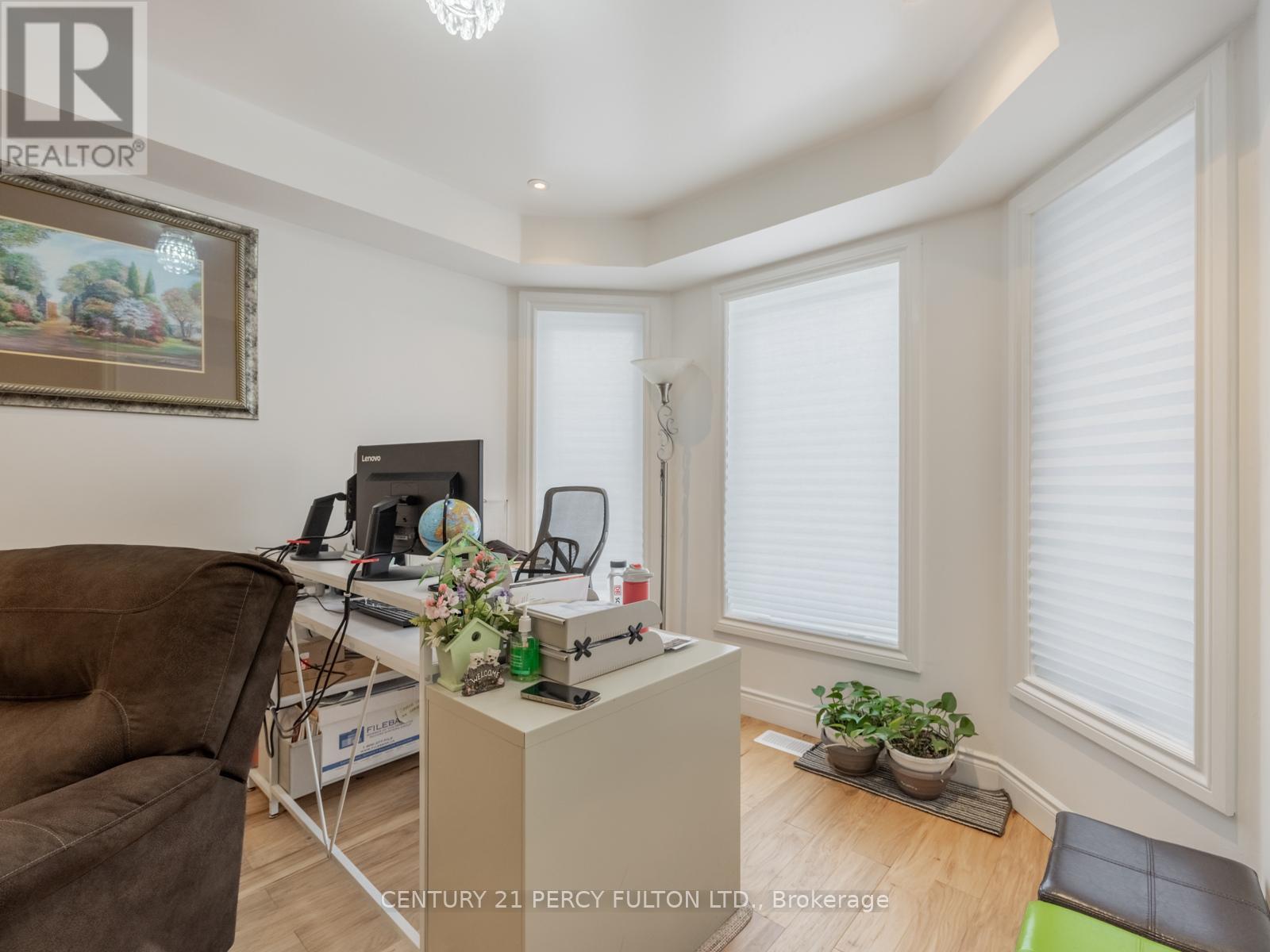 3040 BENTLEY DRIVE - 11