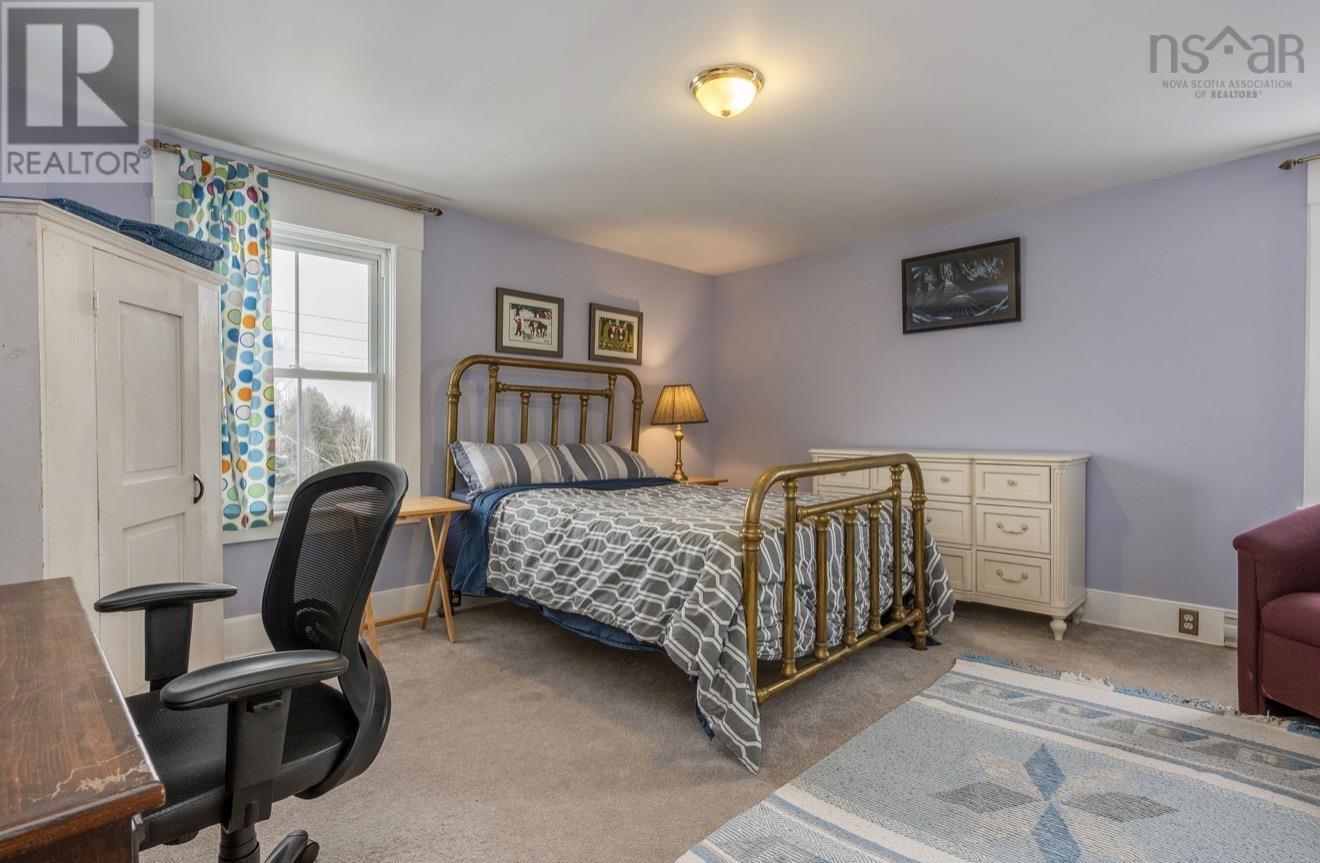 Property 28 of 48 of 10352 Highway 1