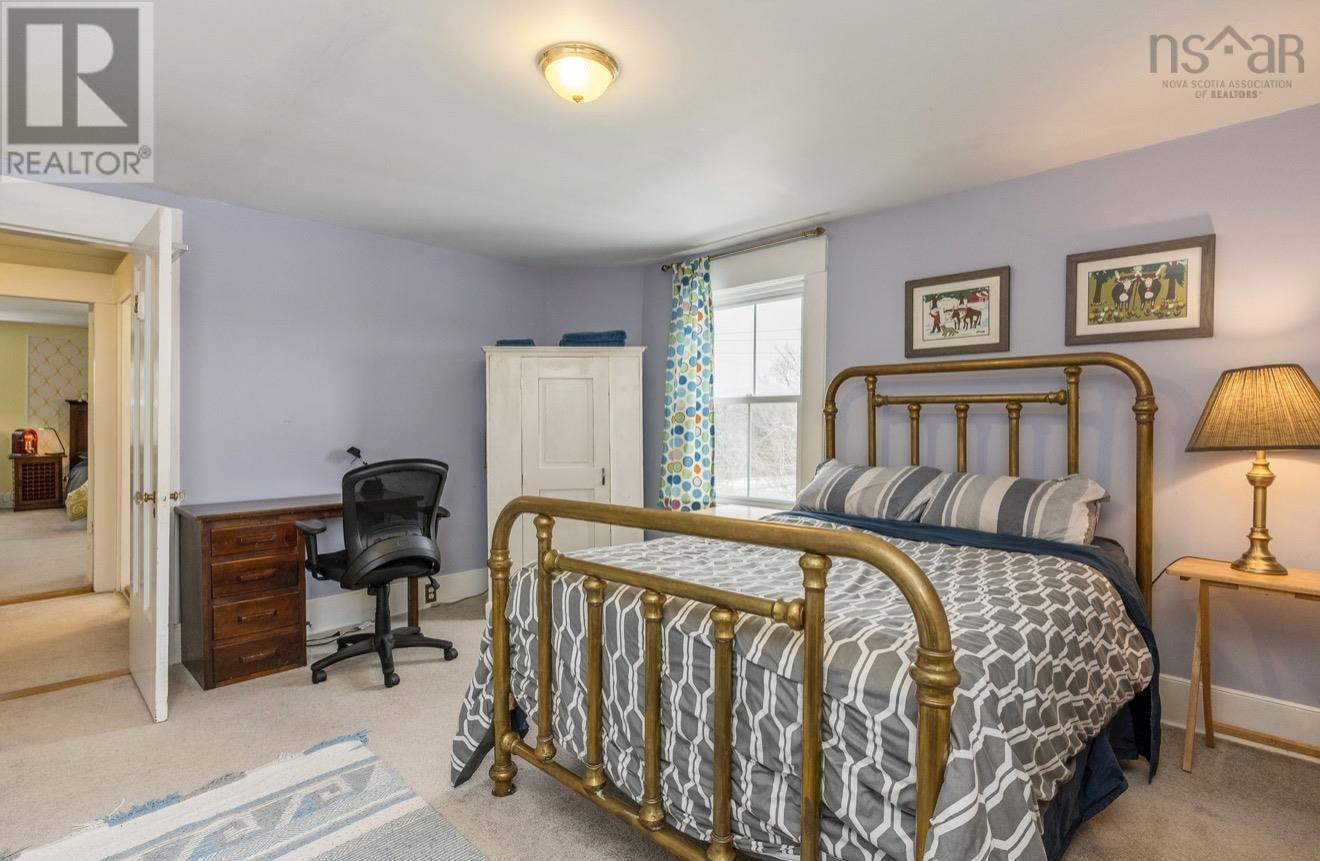 Property 29 of 48 of 10352 Highway 1