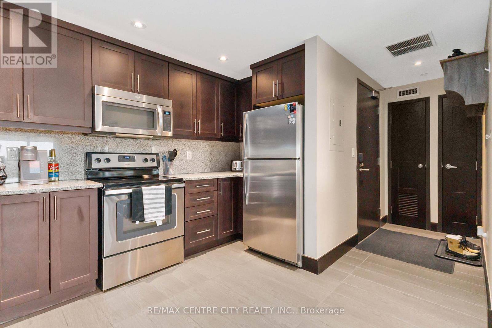 #1218 1235 RICHMOND STREET - 3
