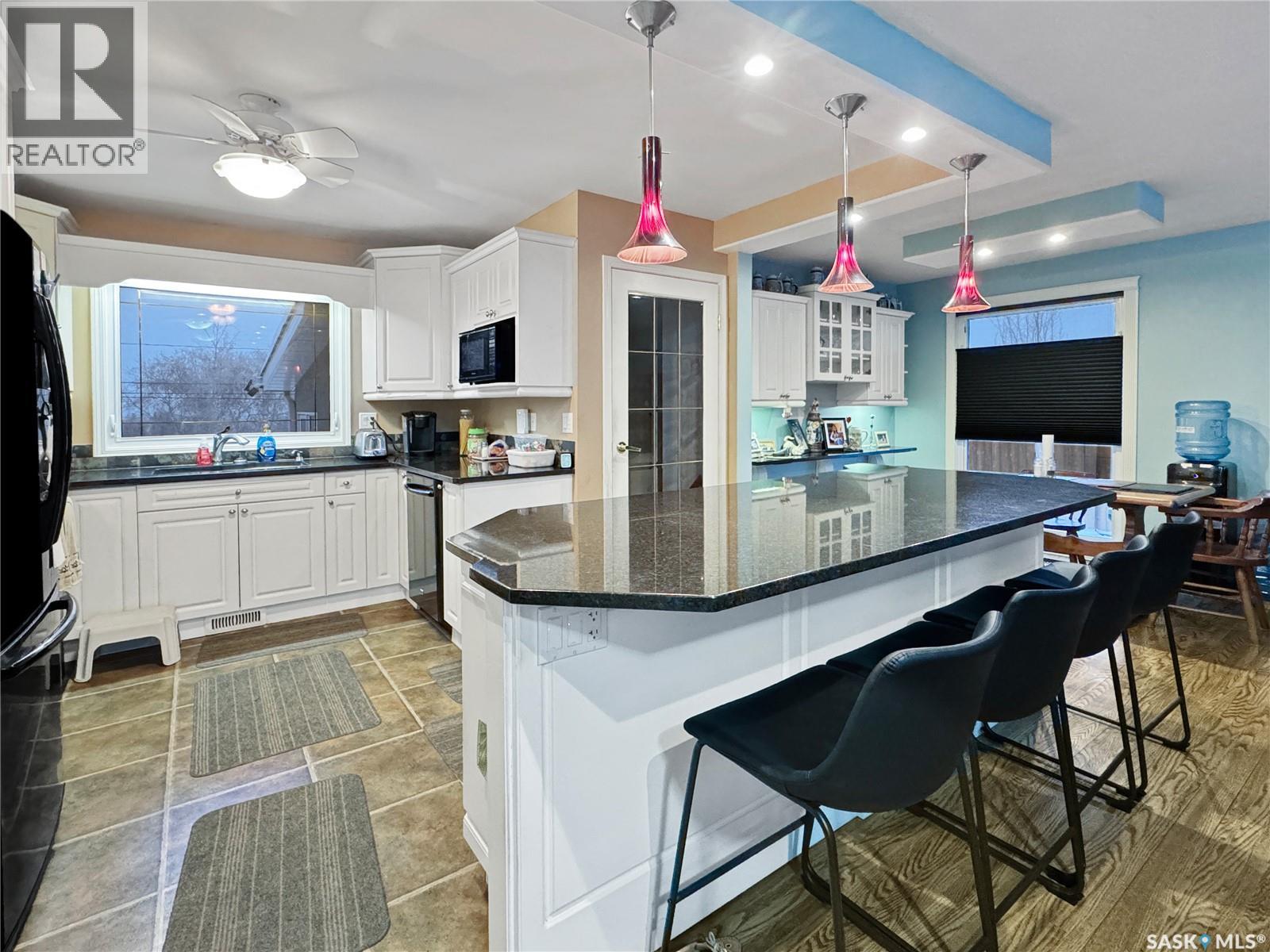 222 32nd STREET - Photo 2 of 35, Battleford, Saskatchewan