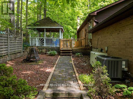 31 LAKEVIEW CRESCENT, Tiny, Ontario
