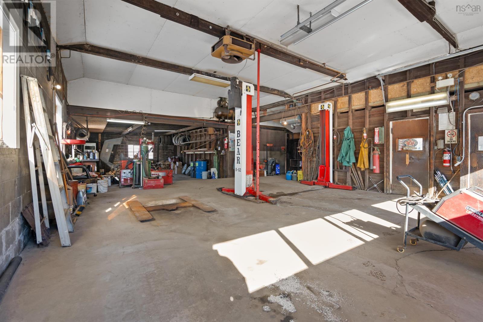 Property 1 of 17 of 5491 Highway 236