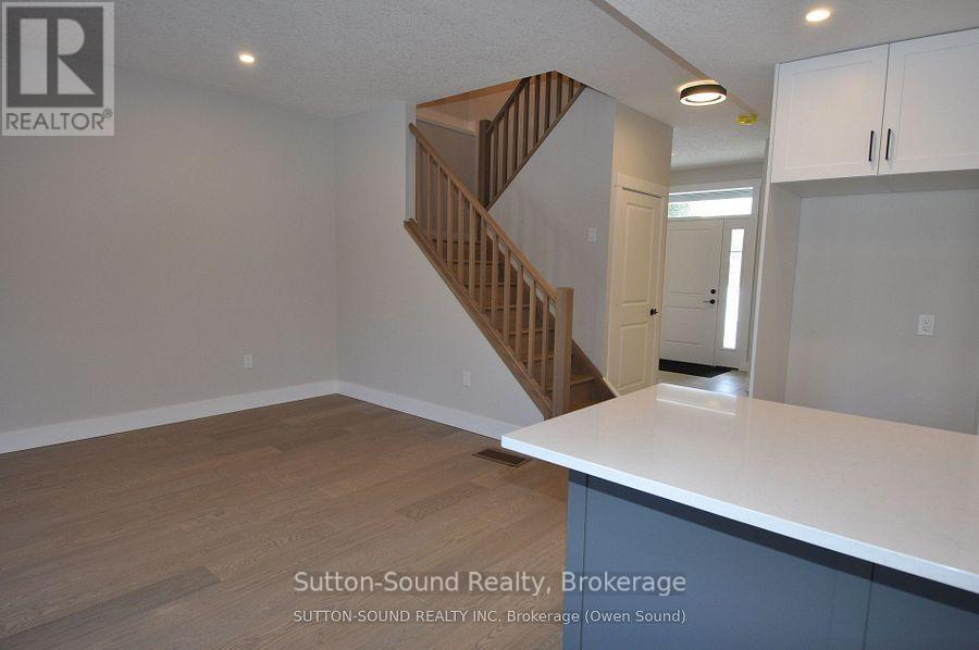 622 8TH STREET W - 3