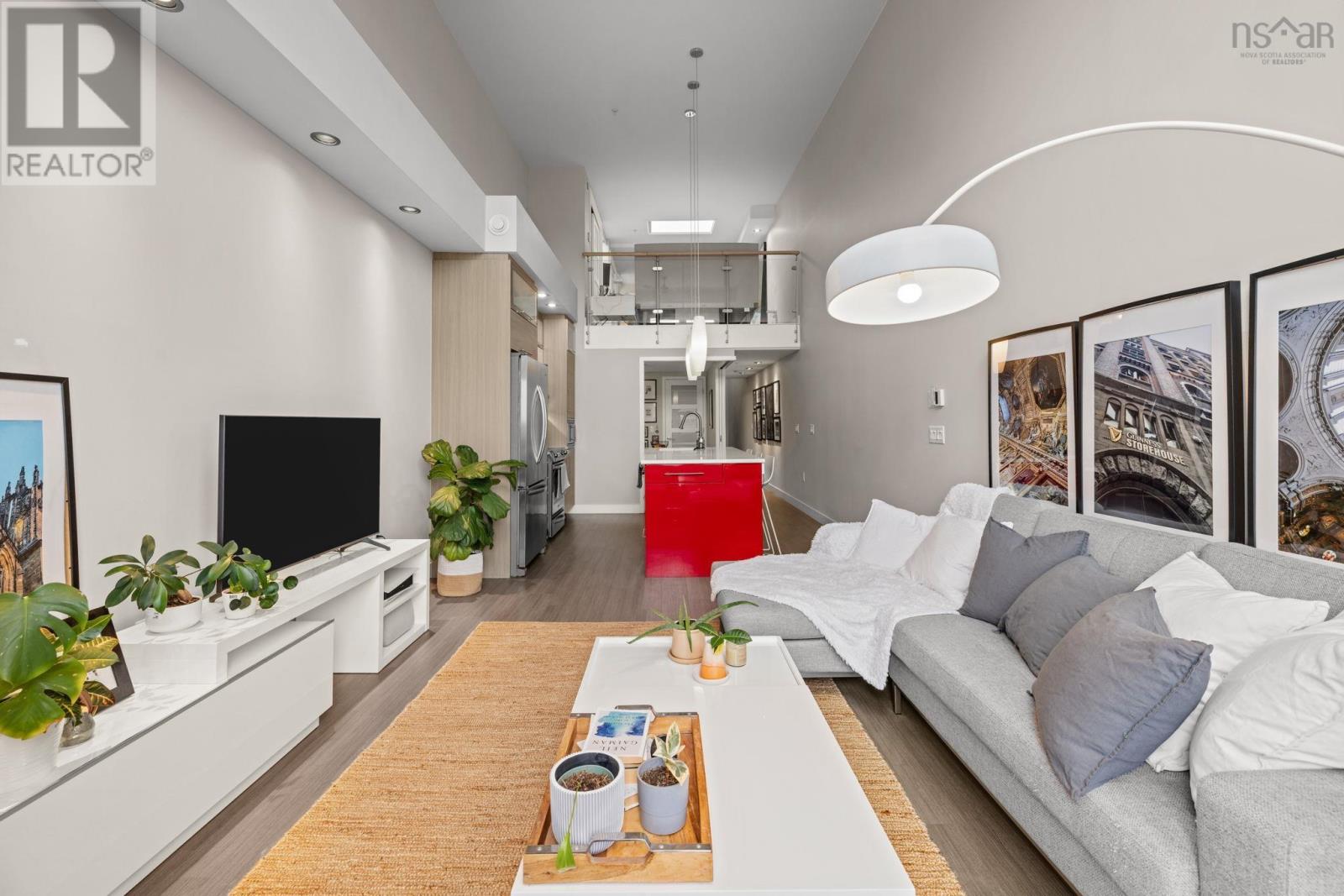 Property 13 of 30 of 307 5662 Roberts Street