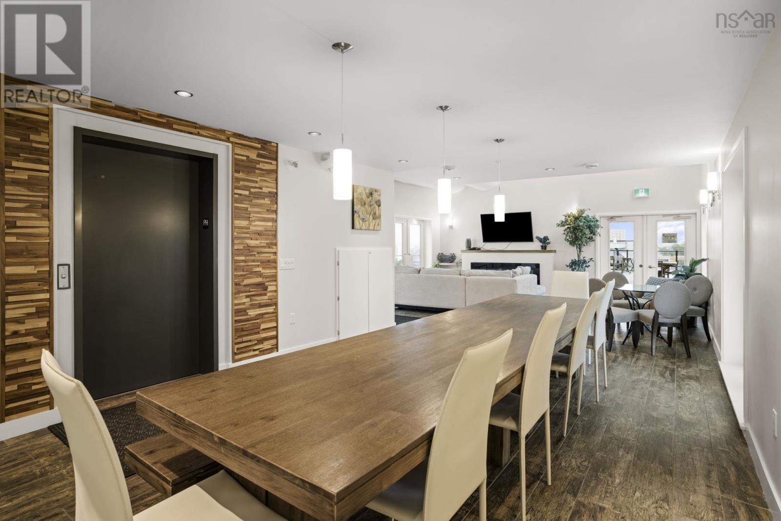 Property 27 of 30 of 307 5662 Roberts Street