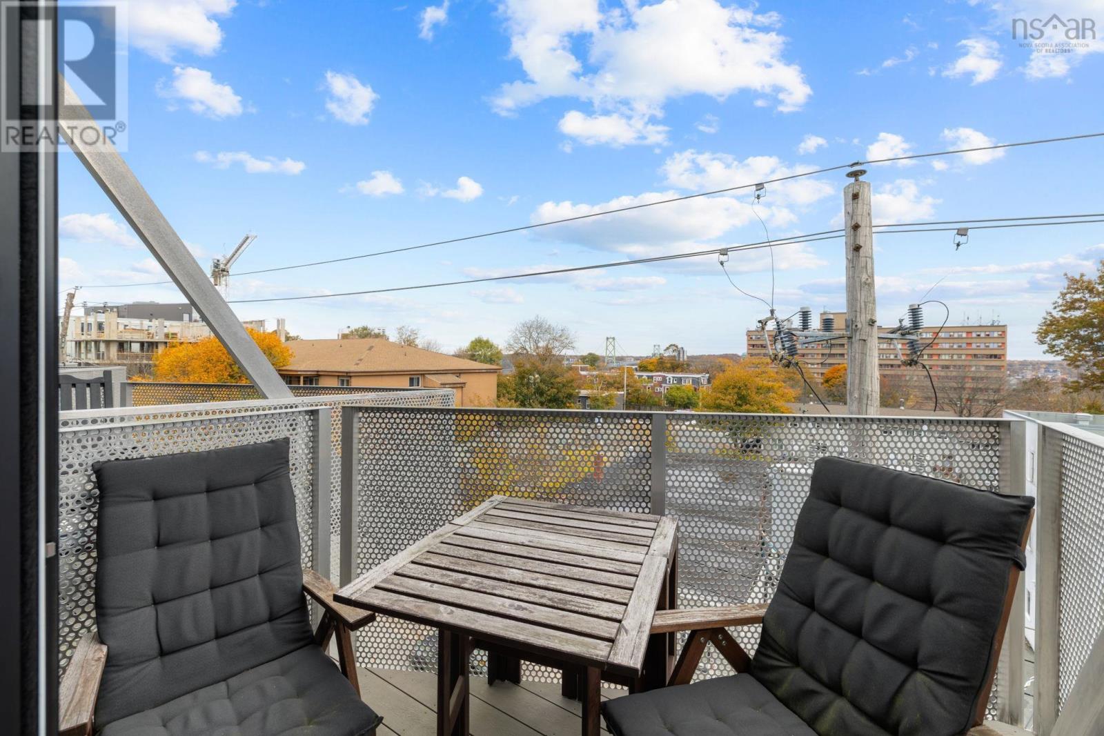 Property 26 of 30 of 307 5662 Roberts Street