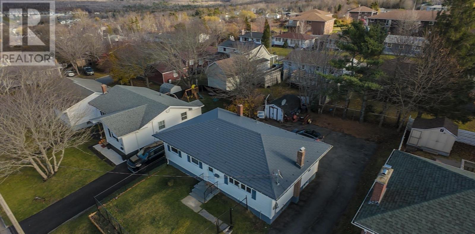 Property 28 of 28 of 32 Common Street