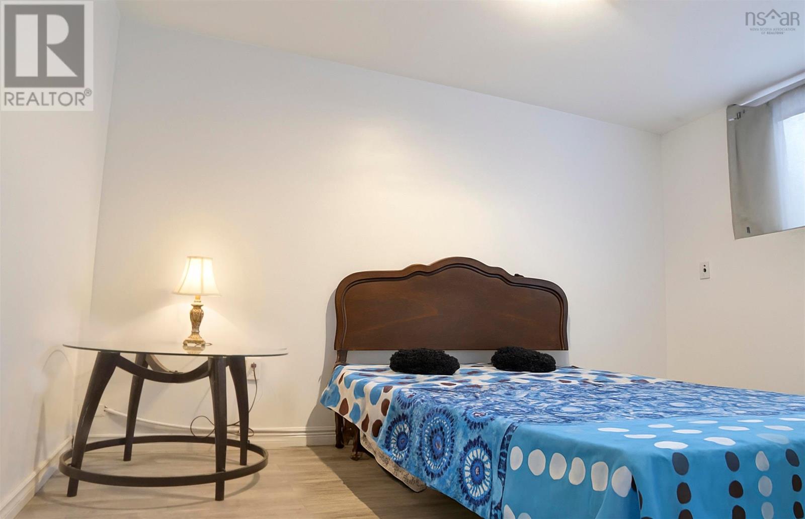 Property 12 of 28 of 32 Common Street