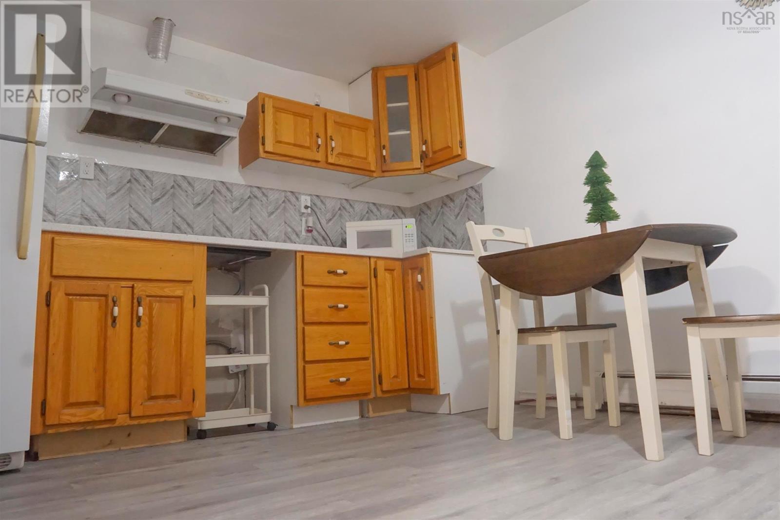 Property 9 of 28 of 32 Common Street