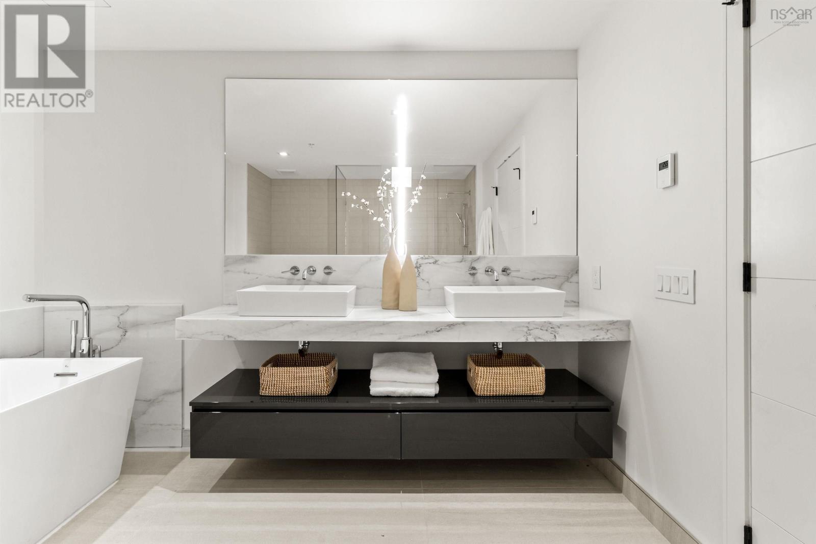 Property 26 of 51 of 2302 1650 Granville Street