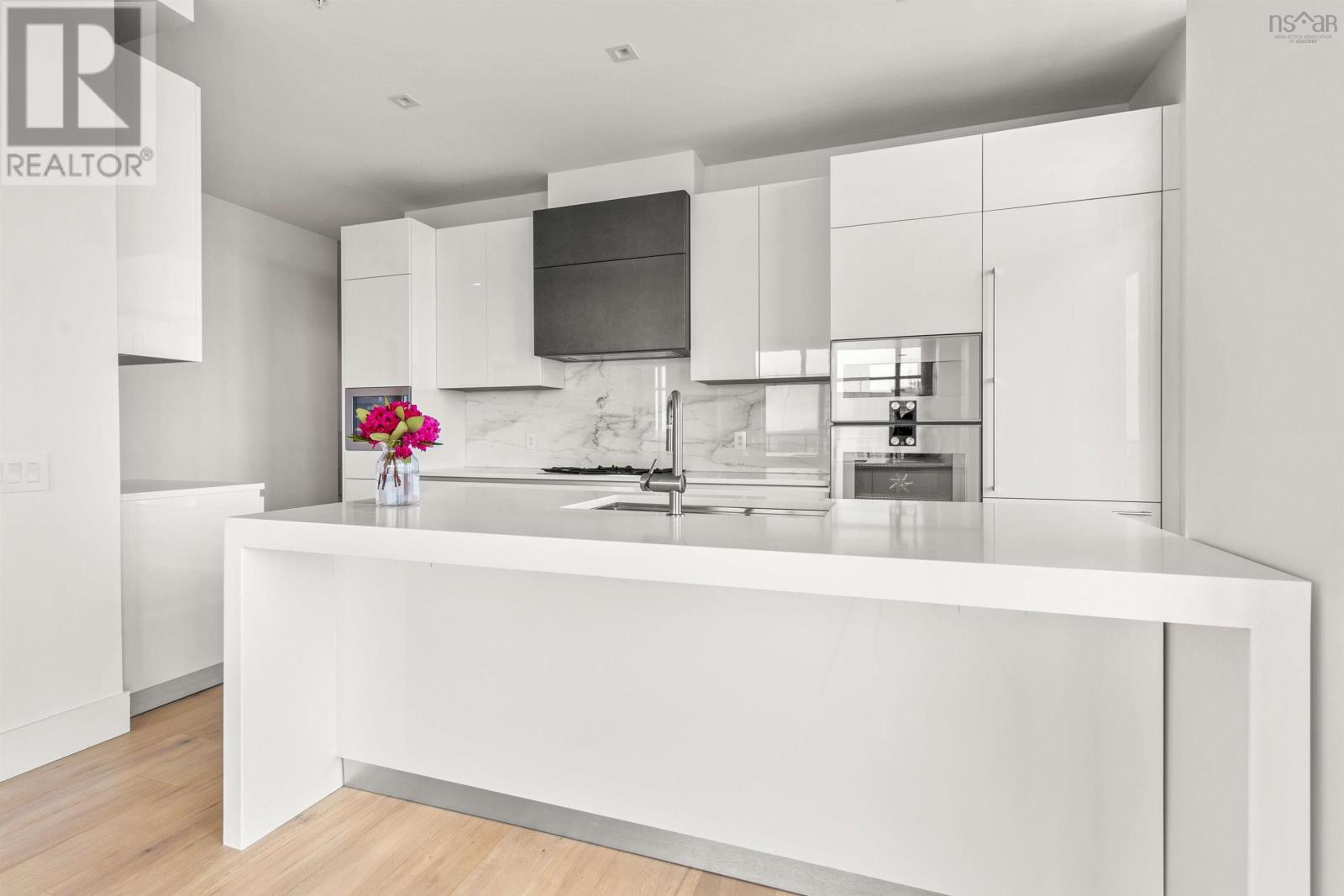 Property 9 of 49 of 2303 1650 Granville Street