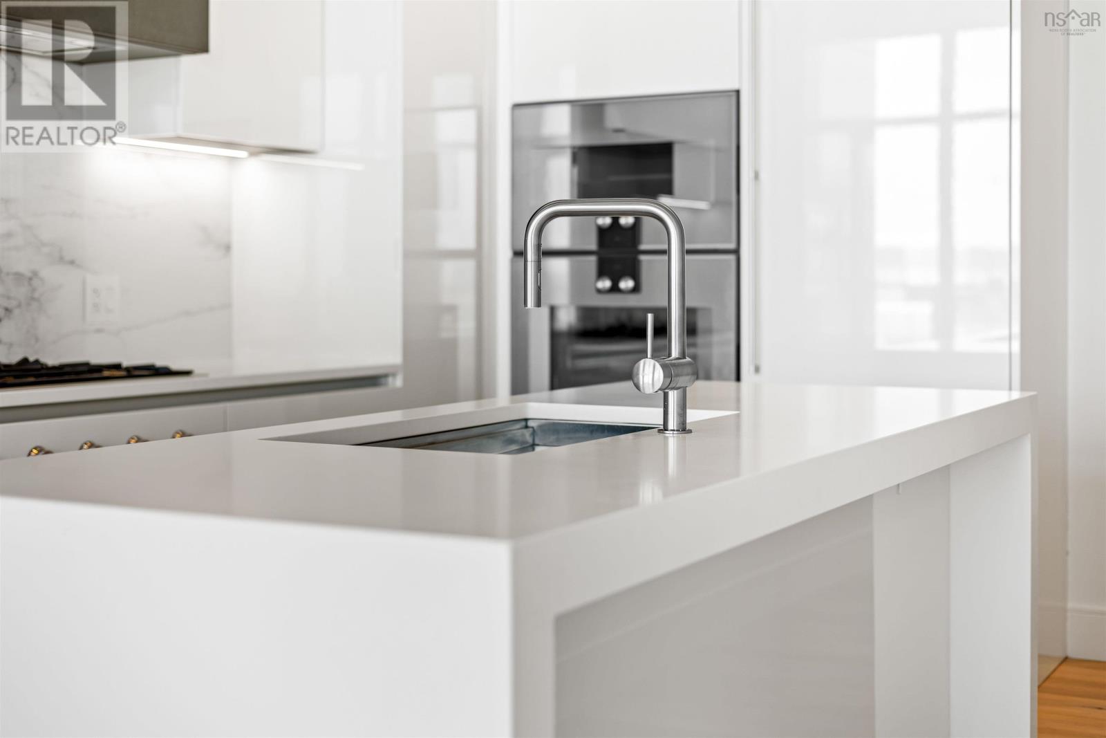 Property 16 of 50 of 2301 1650 Granville Street