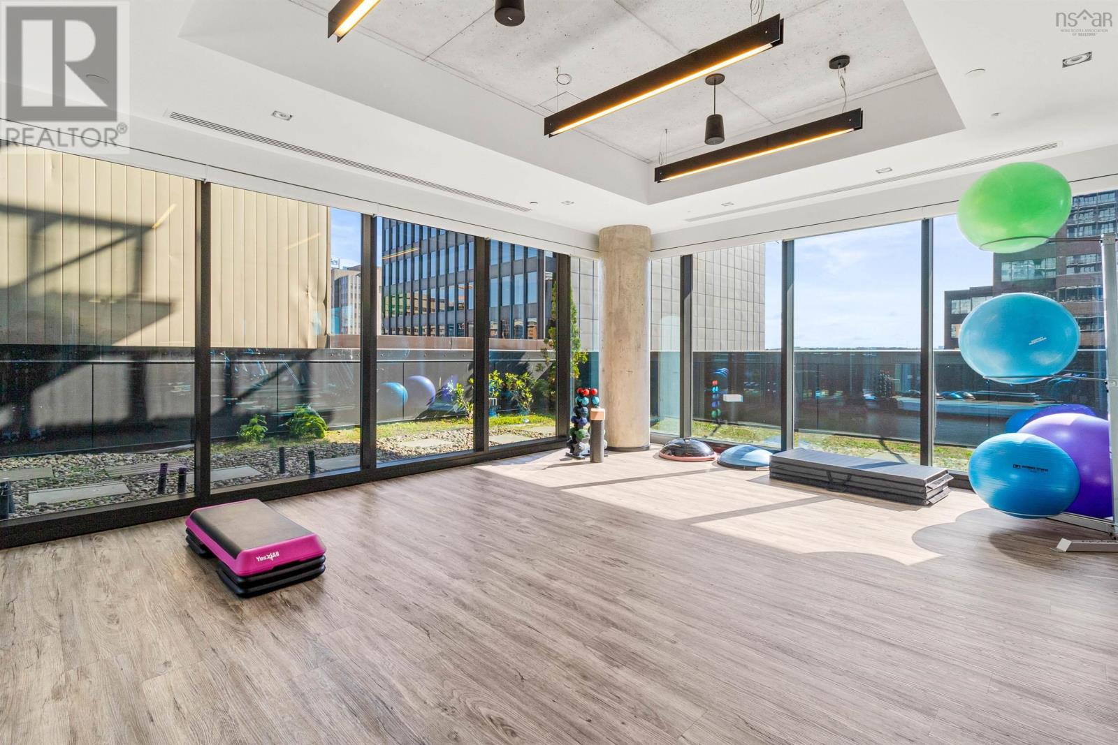 Property 42 of 50 of 2301 1650 Granville Street