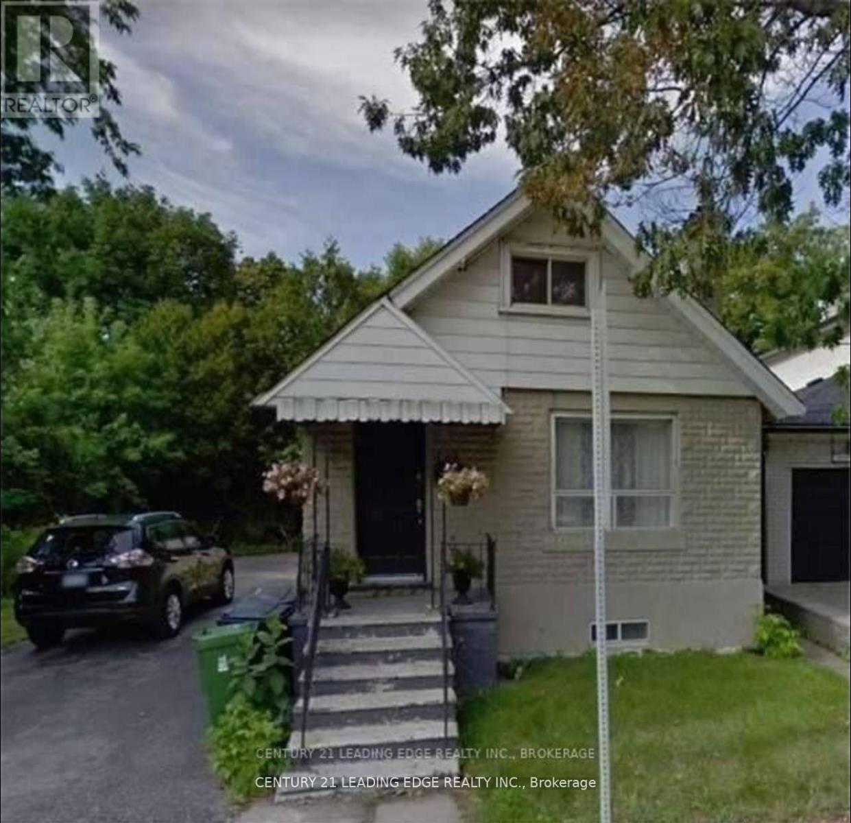 Listing photo of 360A LAWRENCE AVENUE W