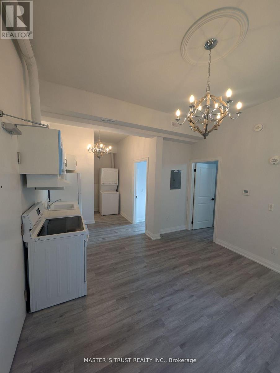 54 Main Street South 5