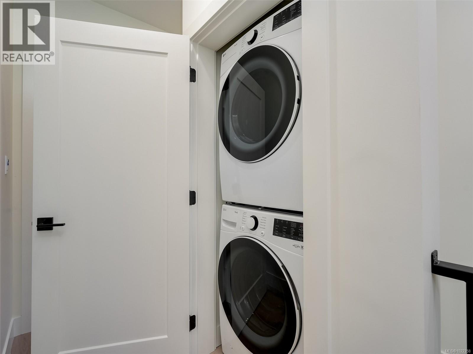 101 960 Jenkins Ave, Langford