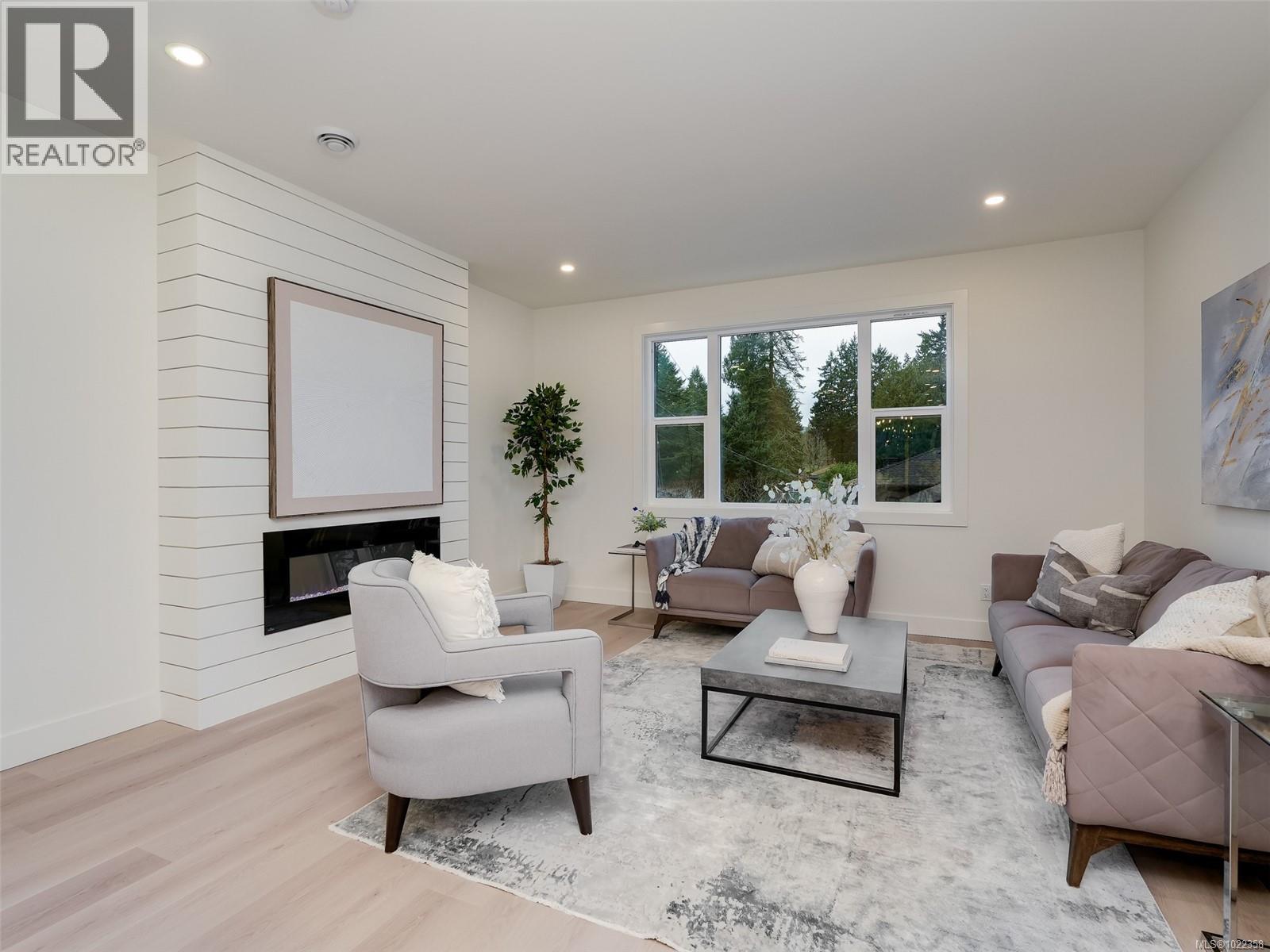 101 960 Jenkins Ave, Langford