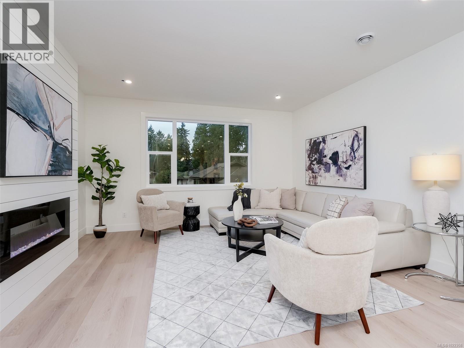 101 960 Jenkins Ave, Langford