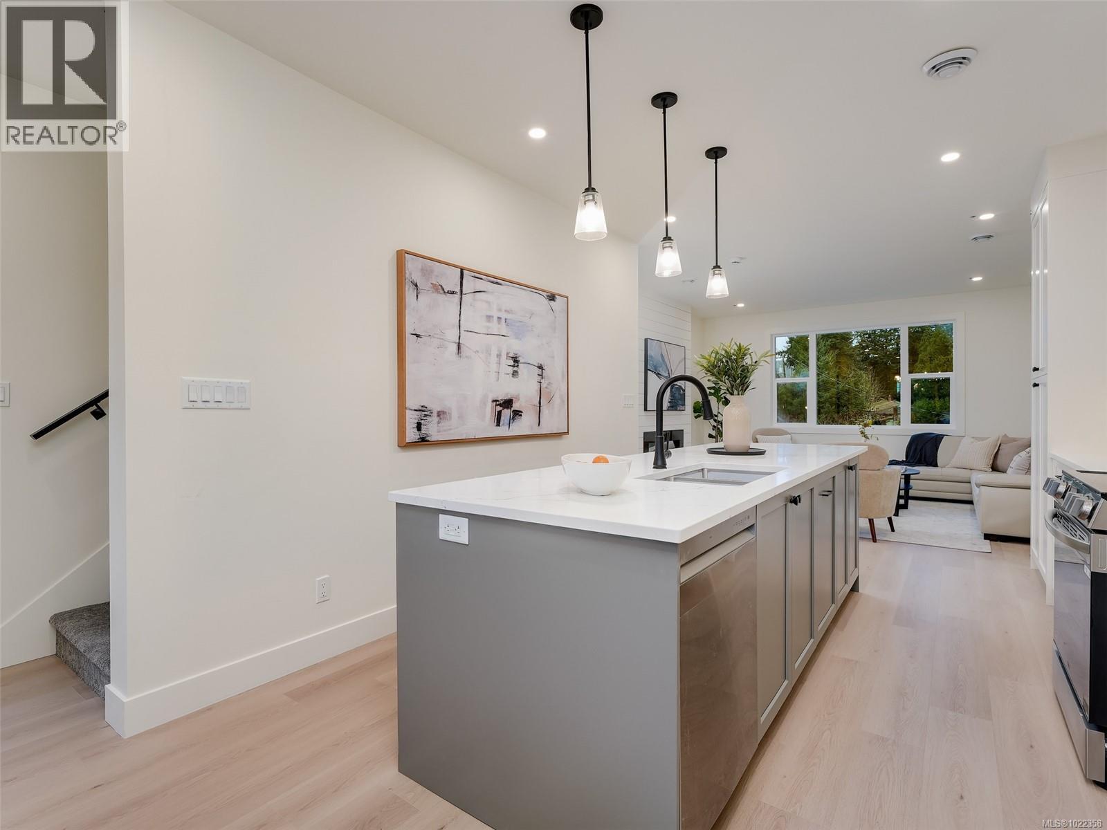 101 960 Jenkins Ave, Langford