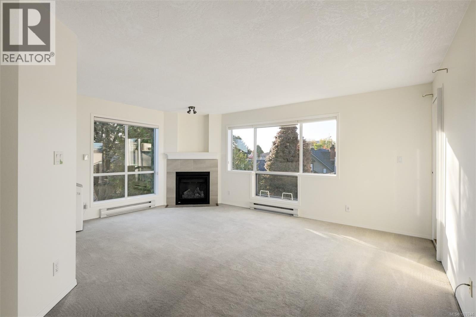 302 1007 Caledonia Ave, Victoria