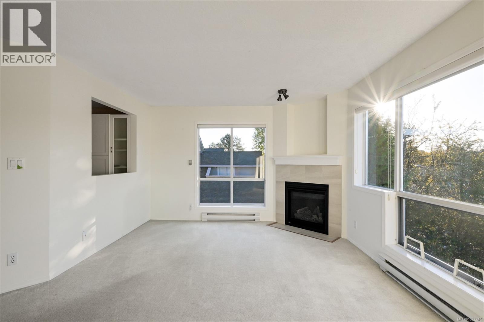 302 1007 Caledonia Ave, Victoria