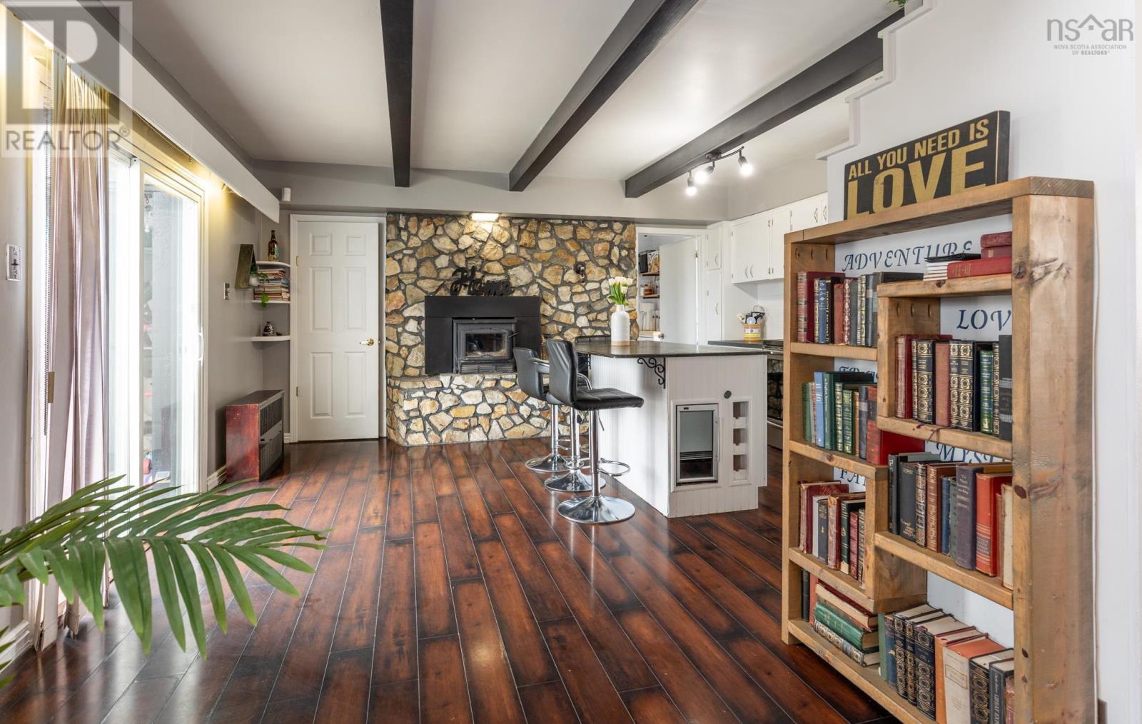 Property 26 of 45 of 22 Baker Street