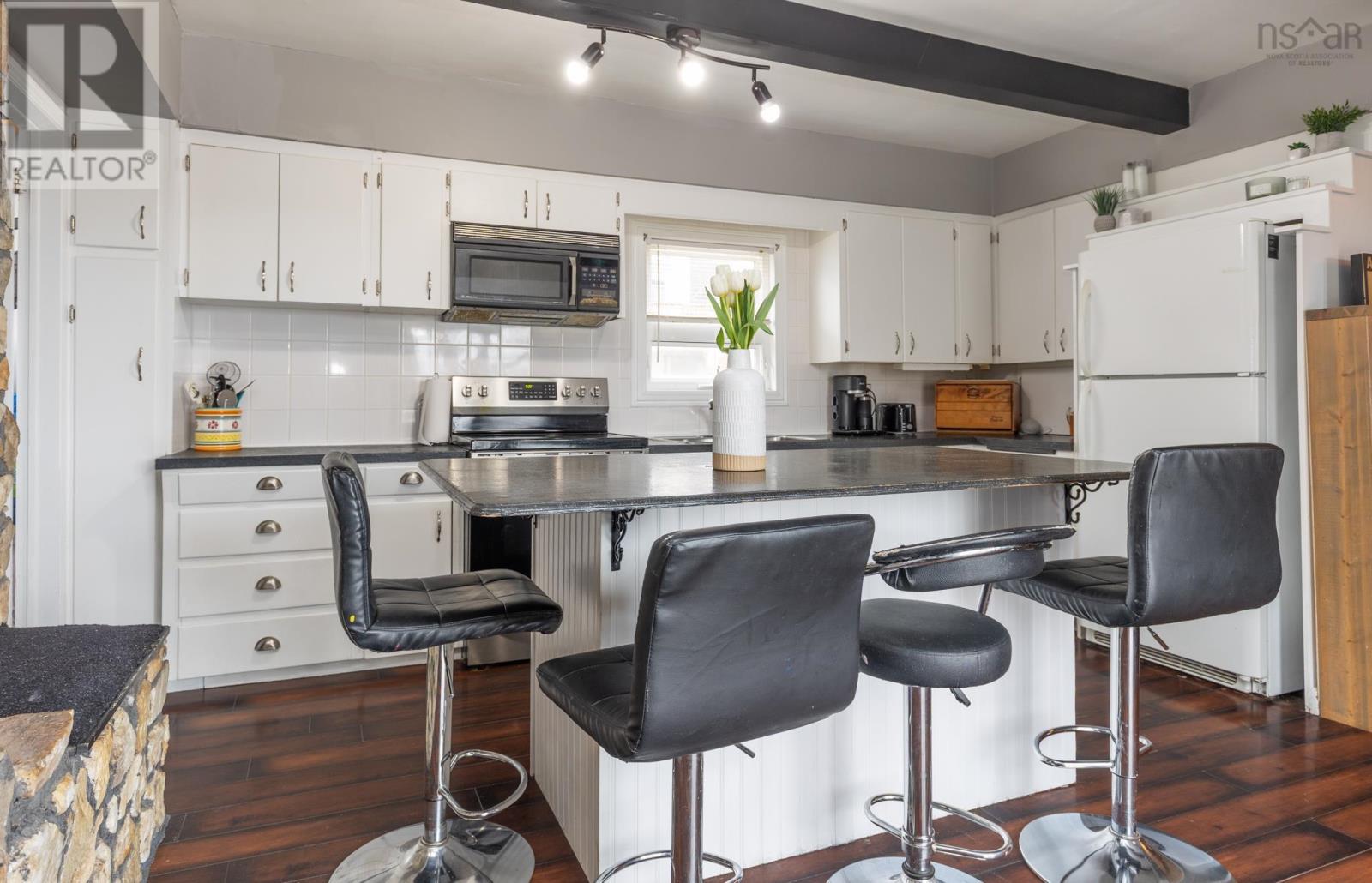 Property 8 of 45 of 22 Baker Street