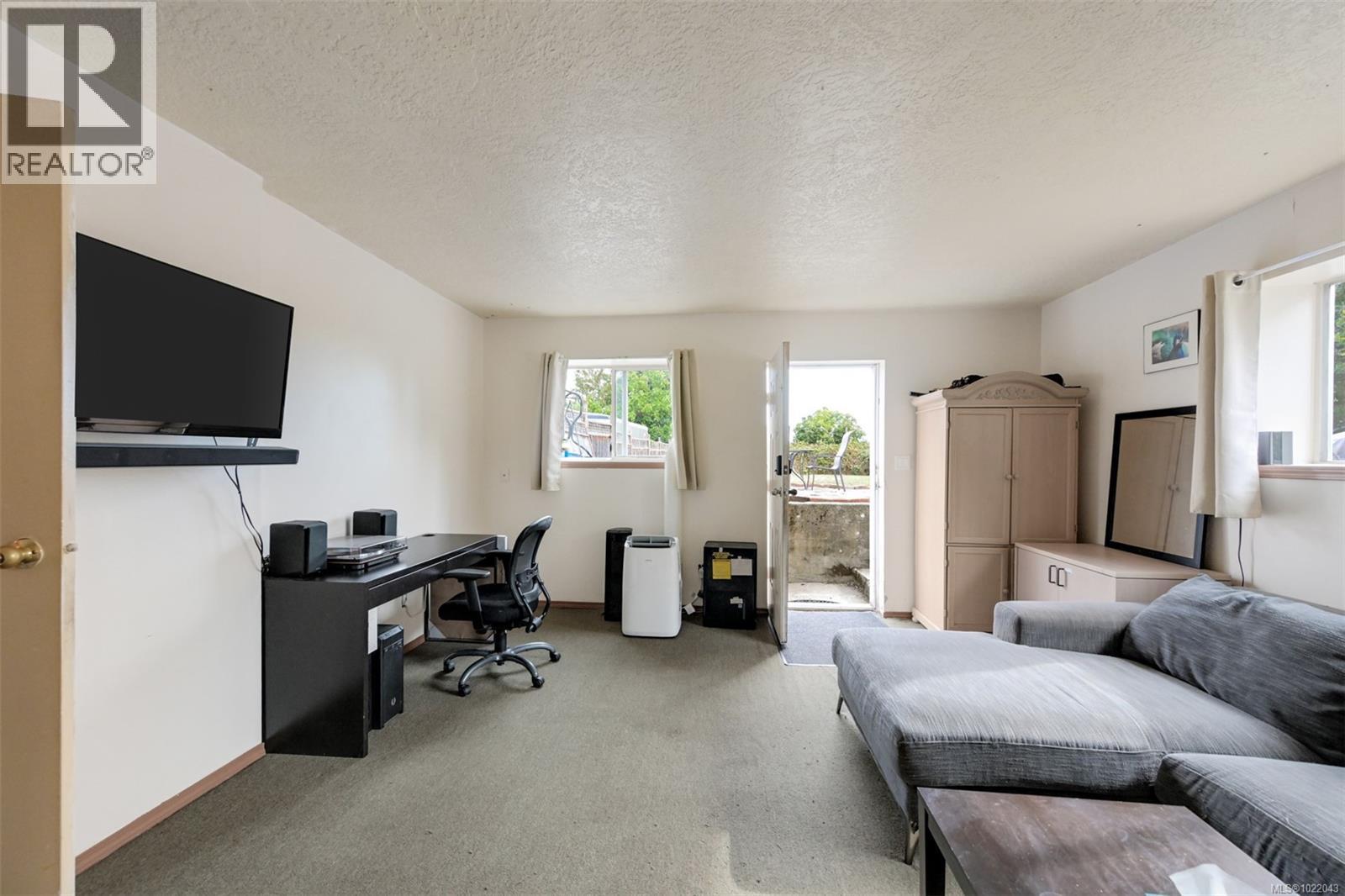  3883 Douglas Street, Saanich