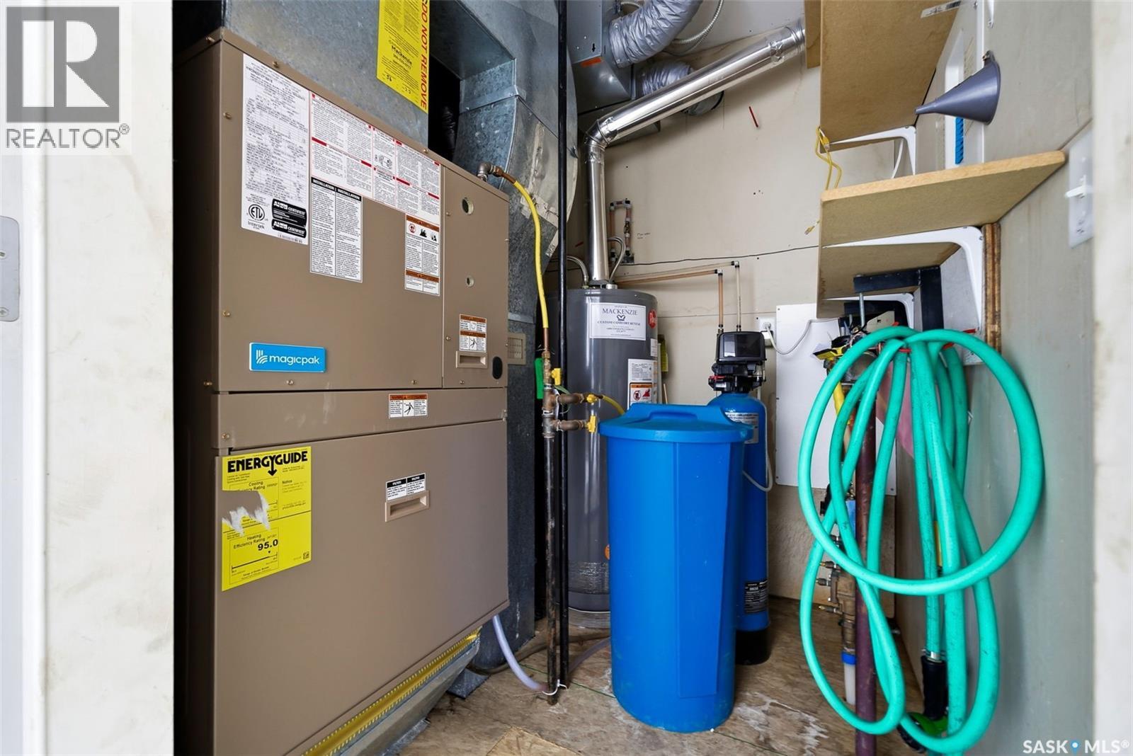 Single Family House Low rise for Sale in  Buckingham DRIVE E Regina 