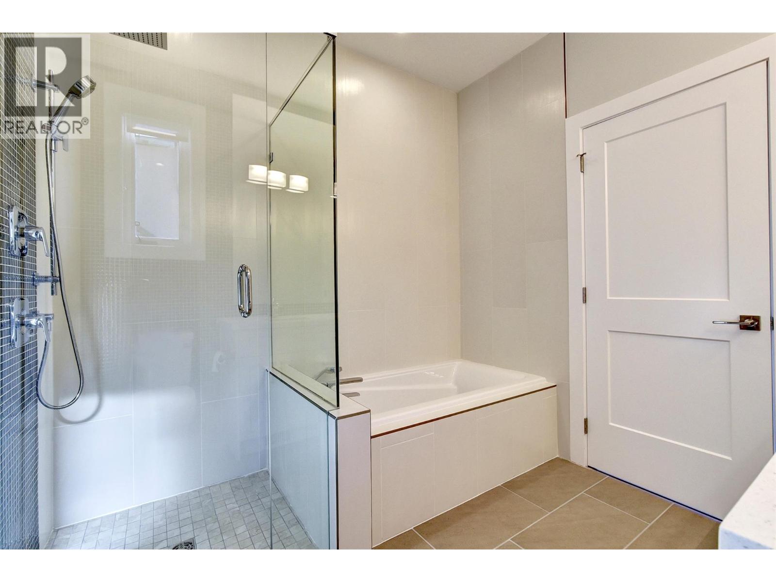 1051 Aurora Heights, West Kelowna