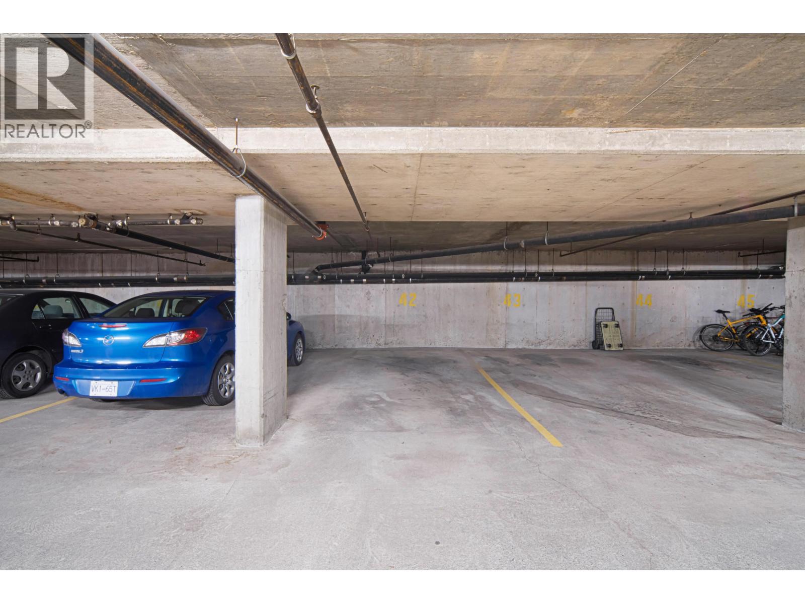 320 1385 DRAYCOTT ROAD, North Vancouver