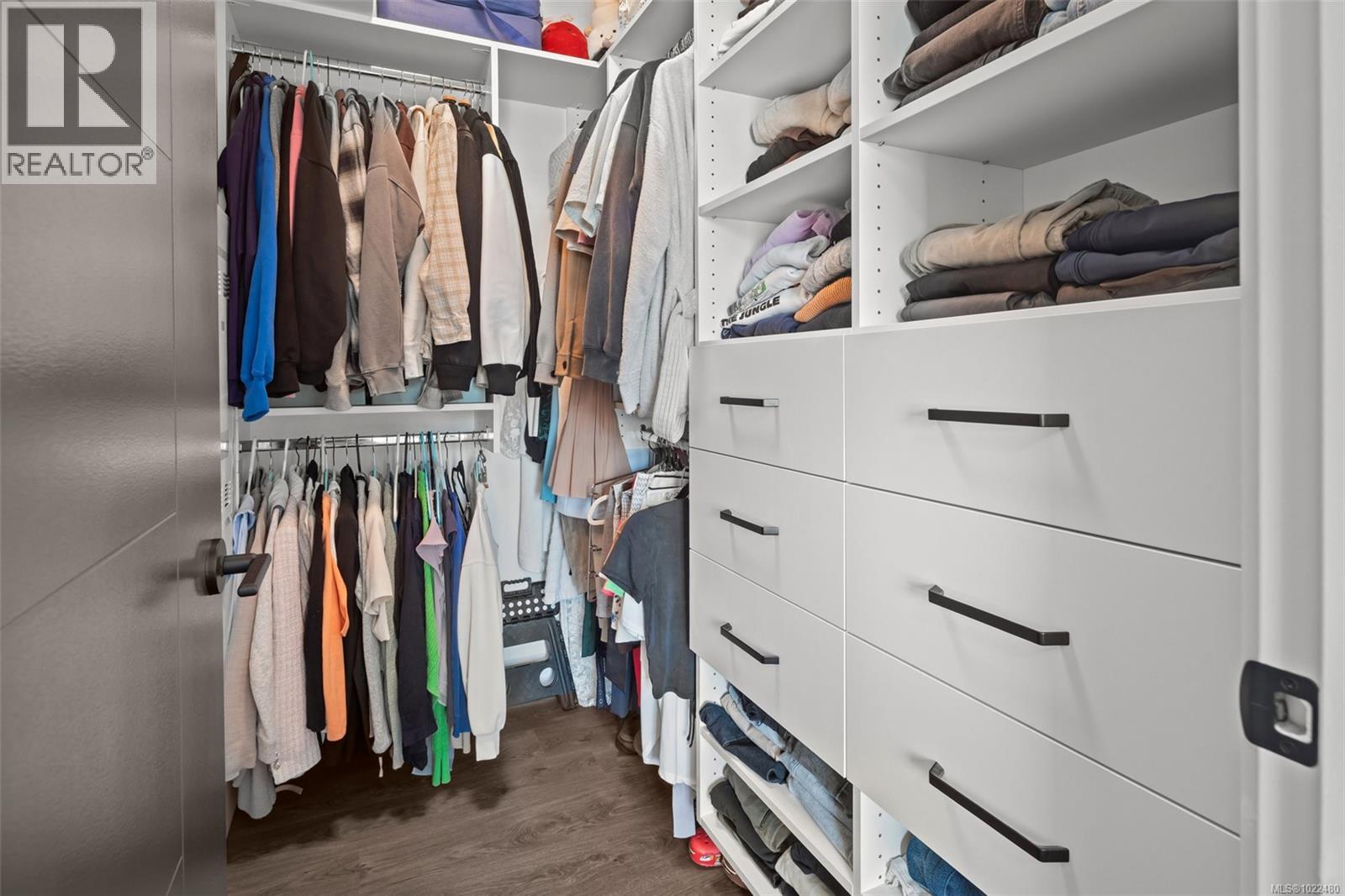 444 920 Reunion Ave, Langford