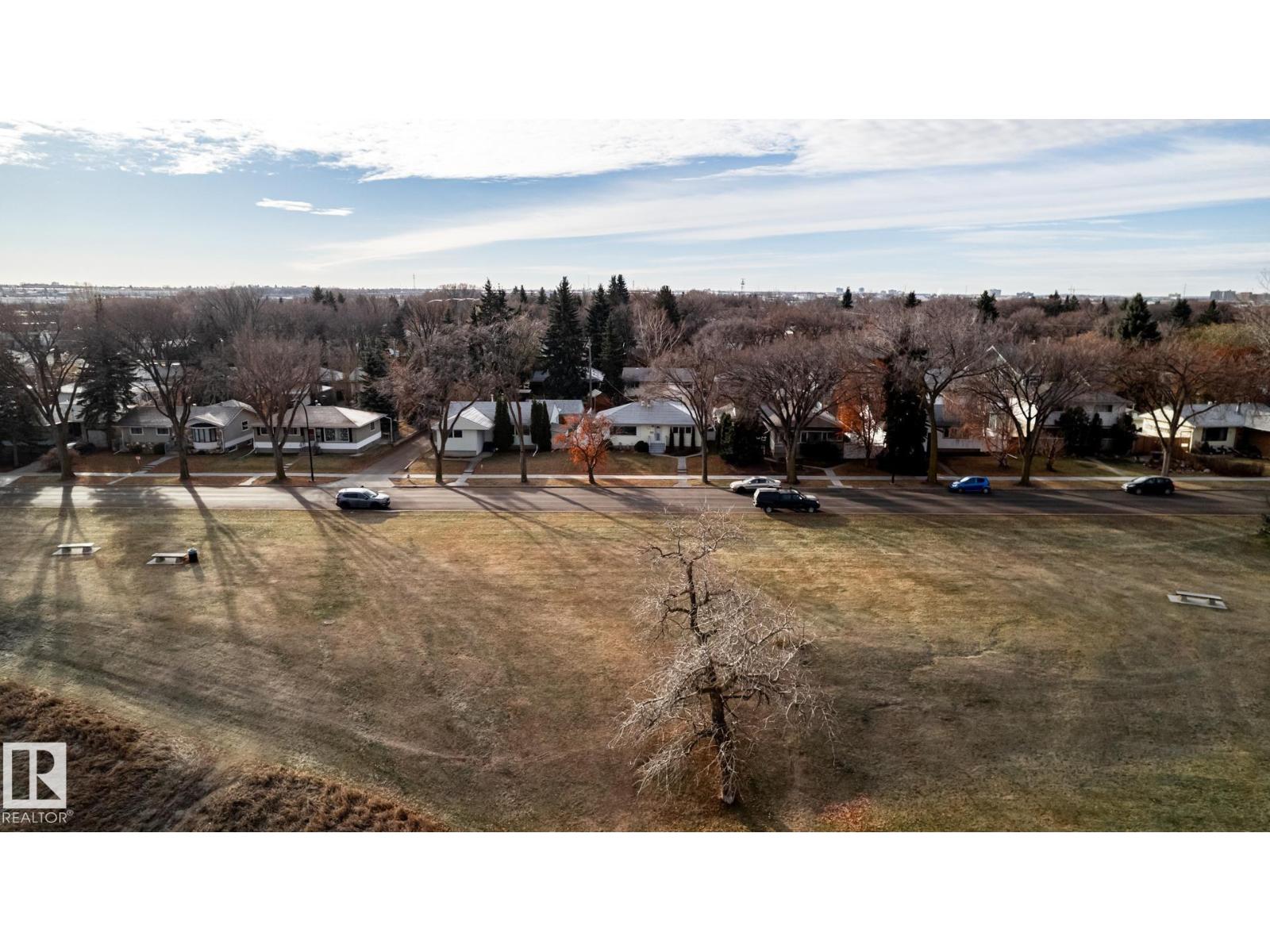 6724 84 ST NW, Edmonton