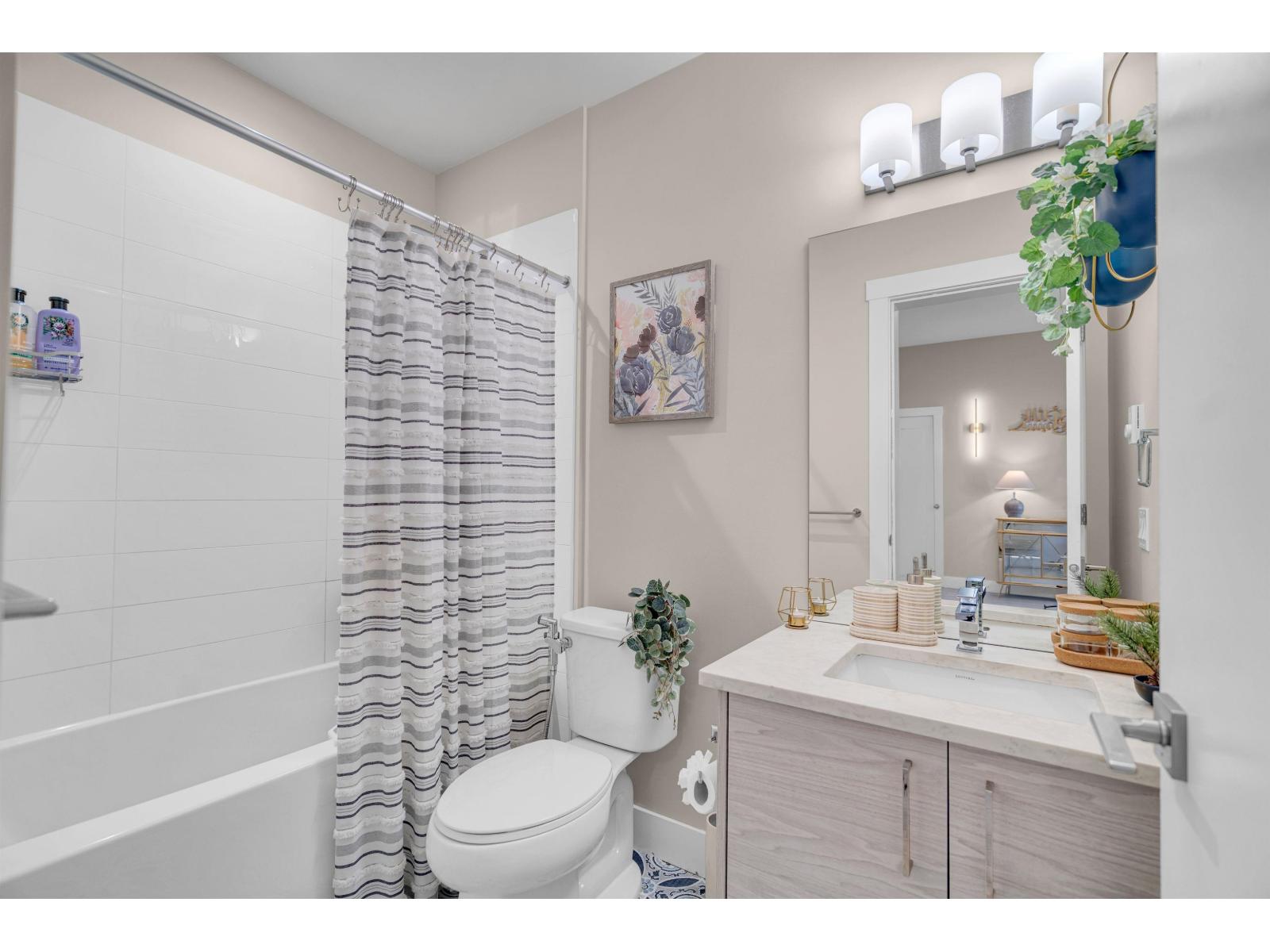 219 2120 GLADWIN ROAD, Abbotsford