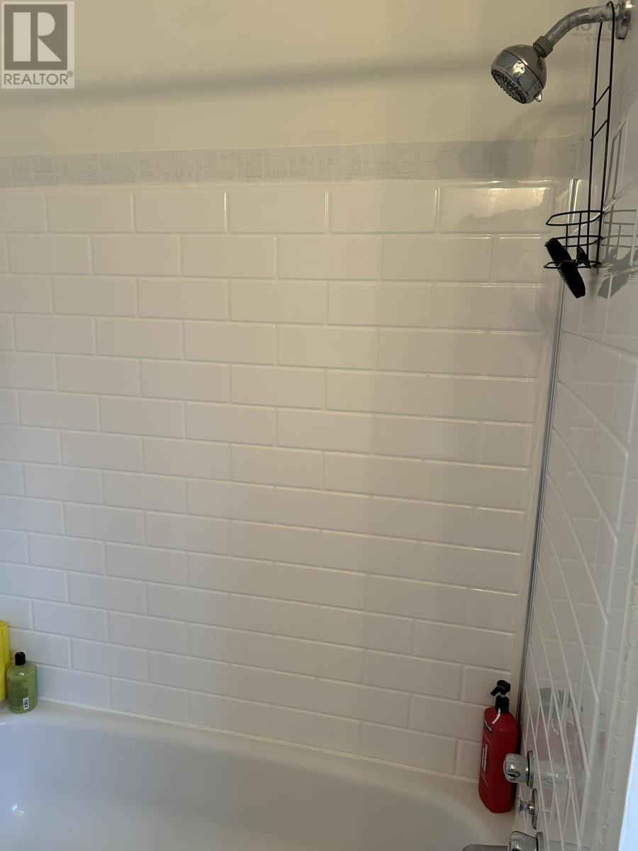 Property 19 of 36 of 77 HARRIS Avenue