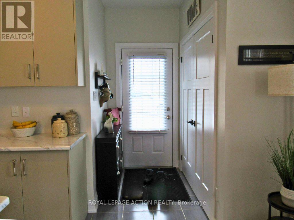 677 Park Unit 18 photo 3