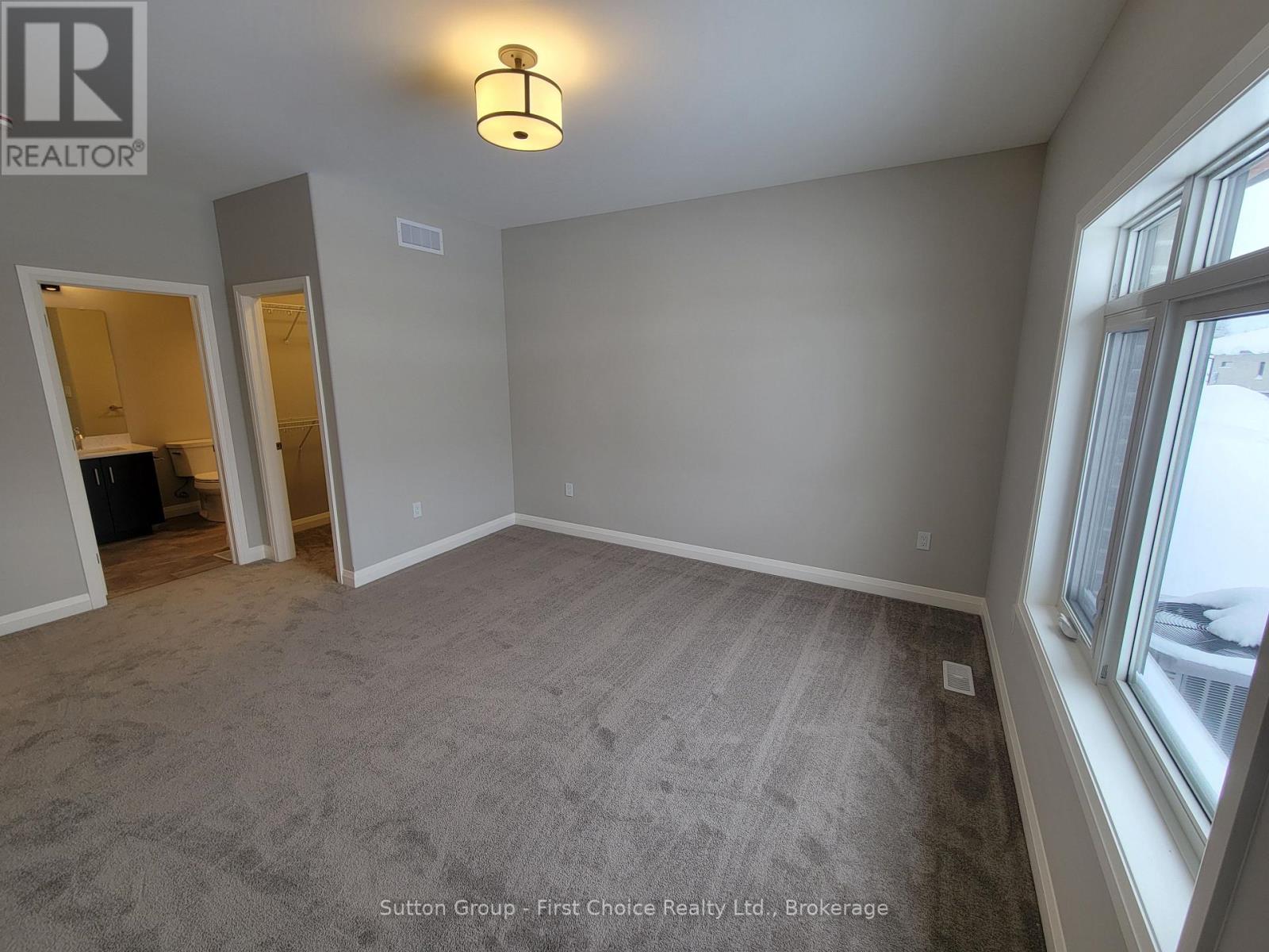 119 ROWE AVENUE - 9