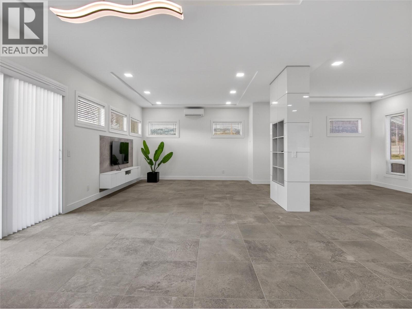  1723 Treffry Place, Summerland