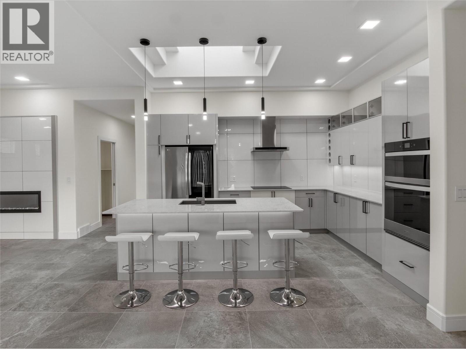  1723 Treffry Place, Summerland