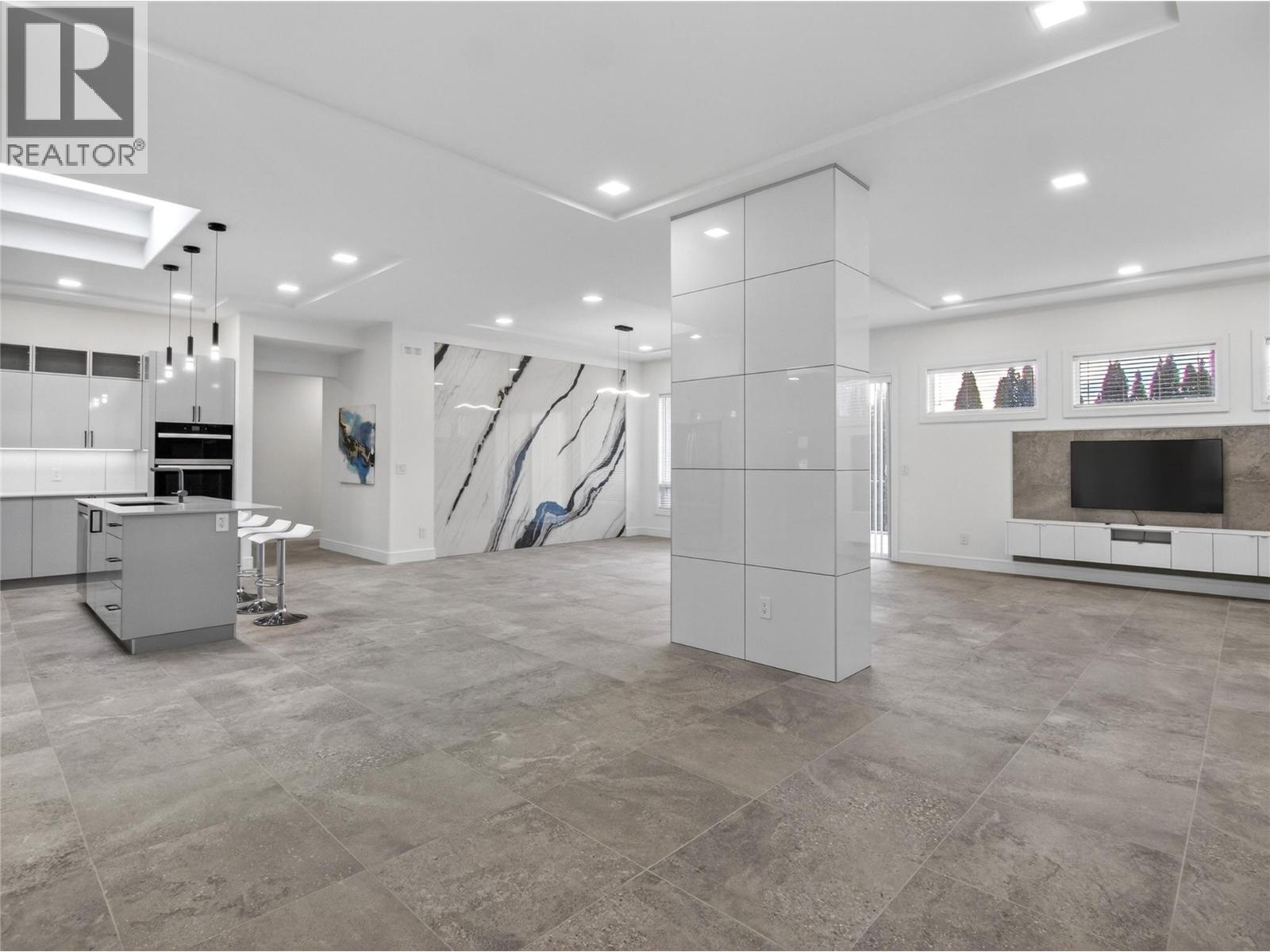  1723 Treffry Place, Summerland