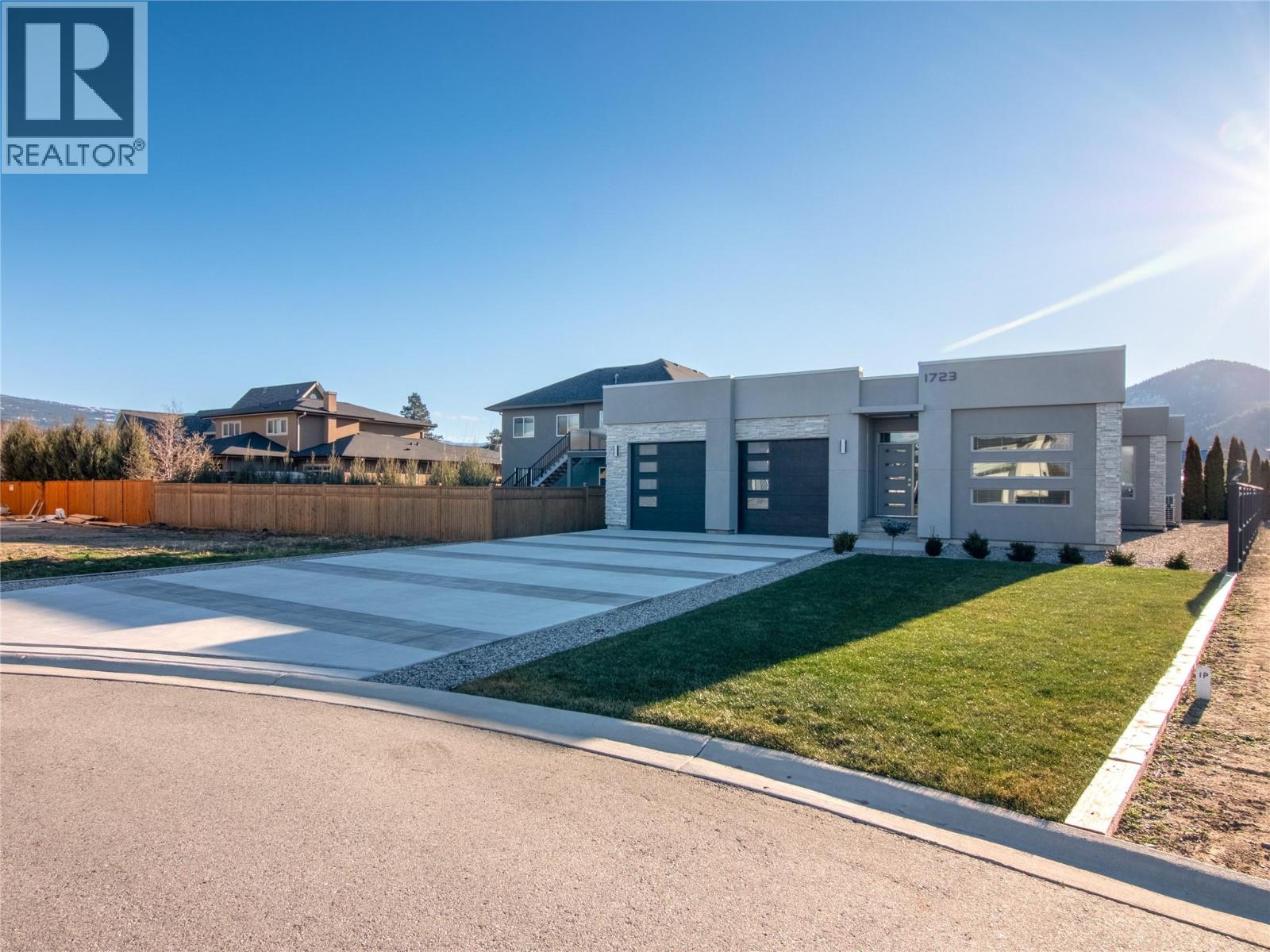  1723 Treffry Place, Summerland