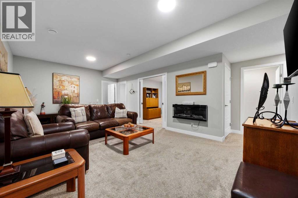 84 Riviera Court, Cochrane