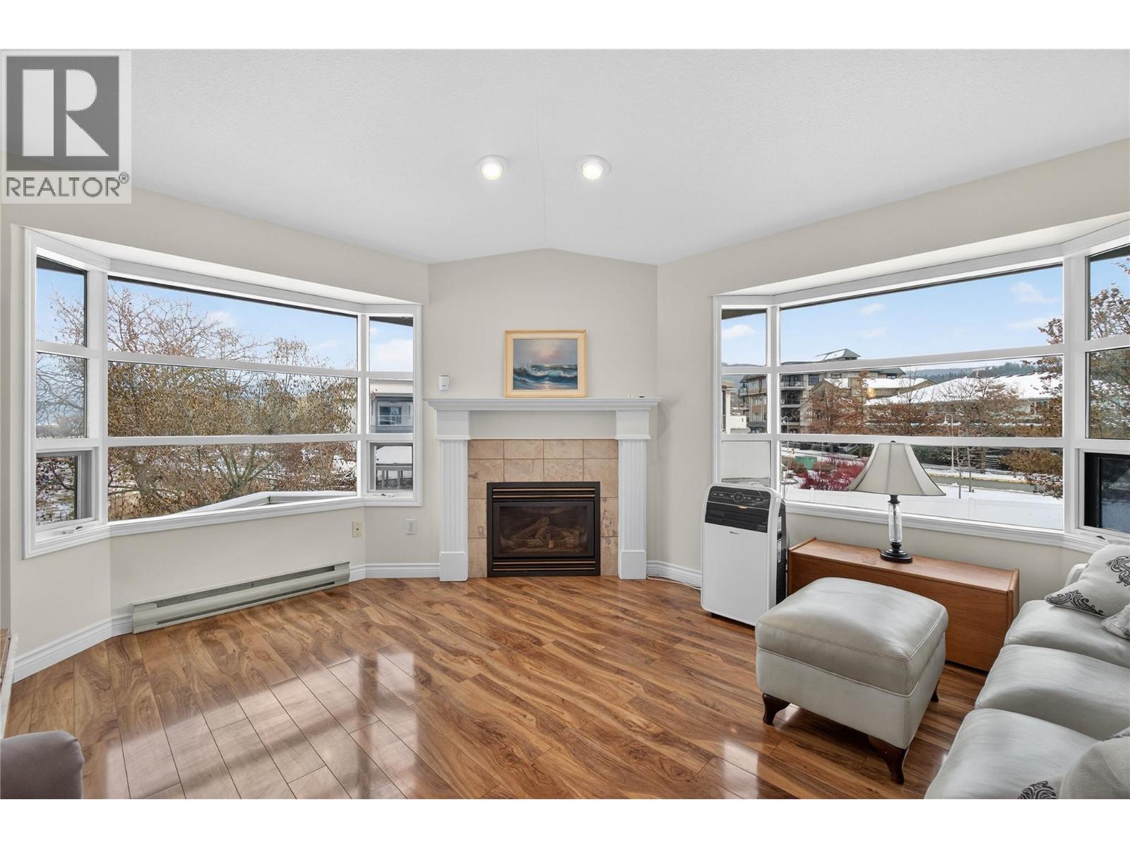 8 111 Harbourfront Drive Northwest, Salmon Arm