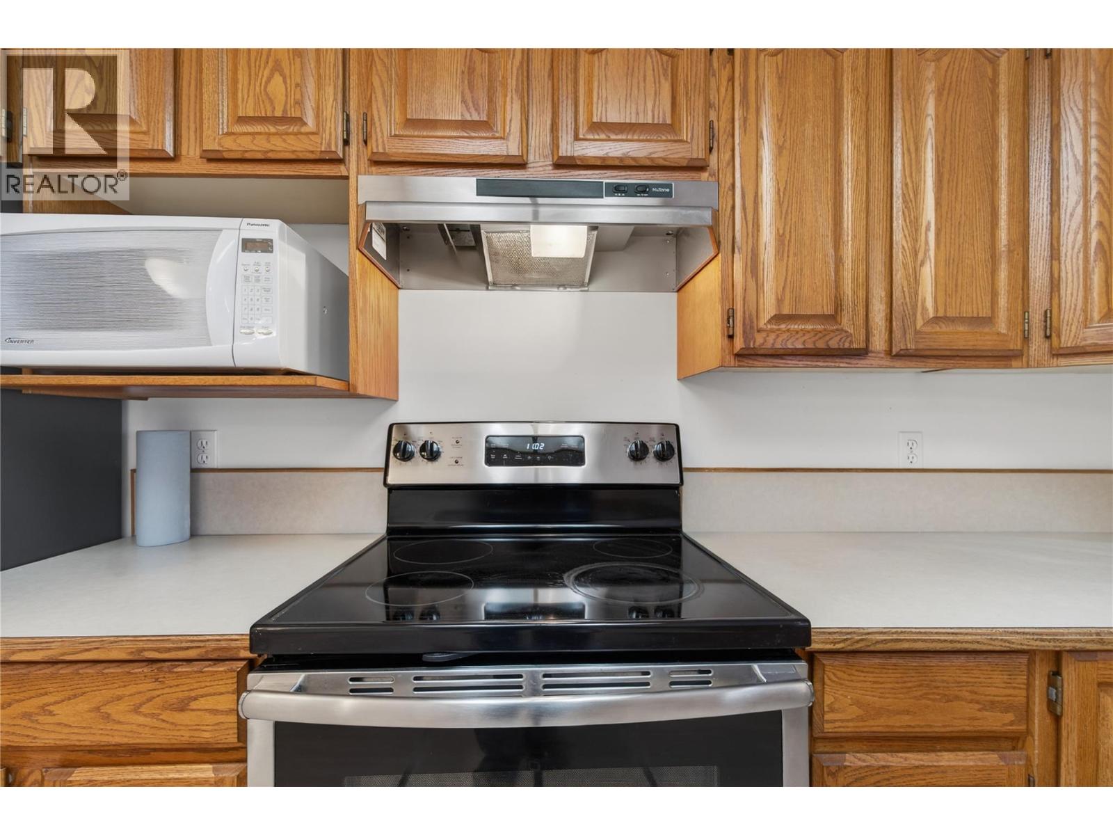 8 111 Harbourfront Drive Northwest, Salmon Arm