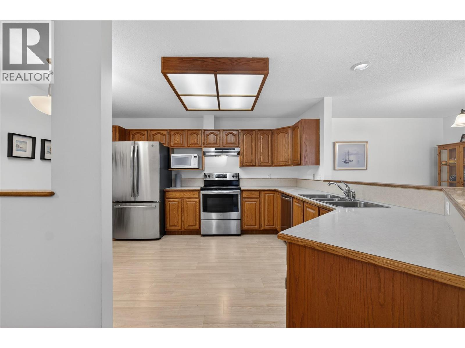 8 111 Harbourfront Drive Northwest, Salmon Arm