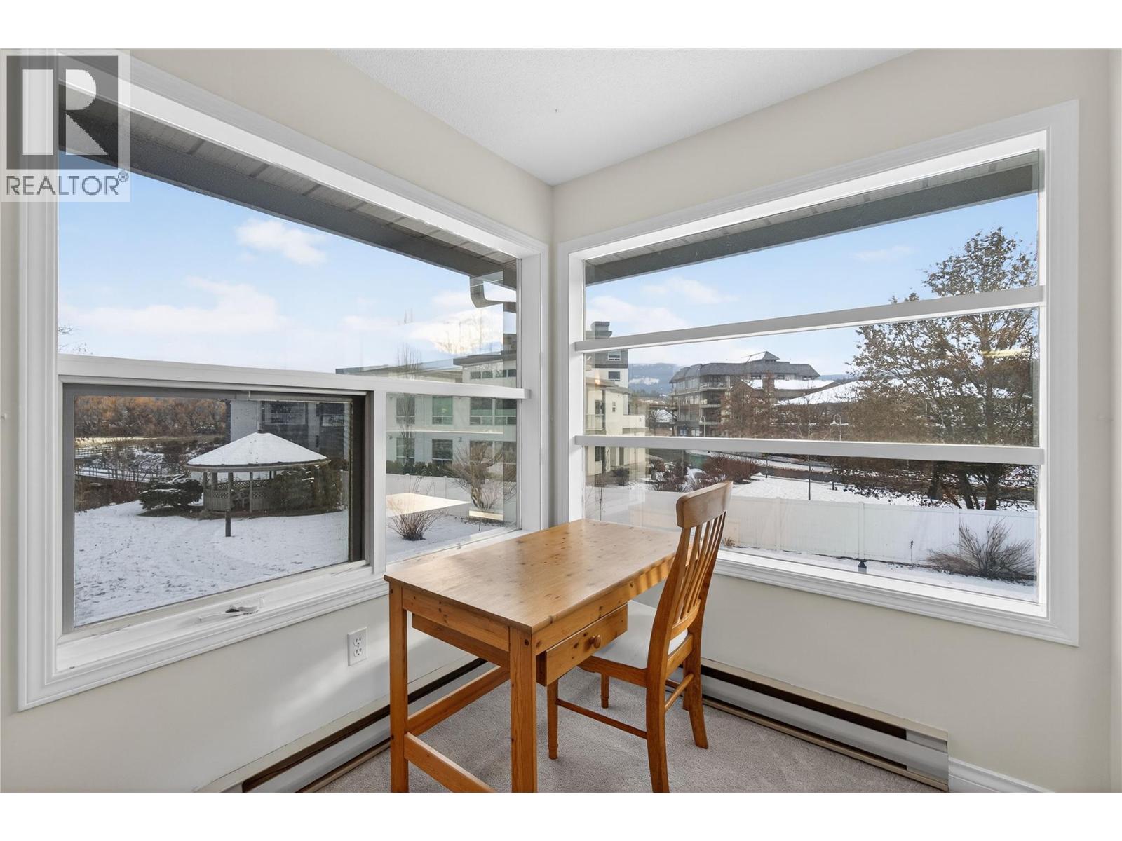 8 111 Harbourfront Drive Northwest, Salmon Arm