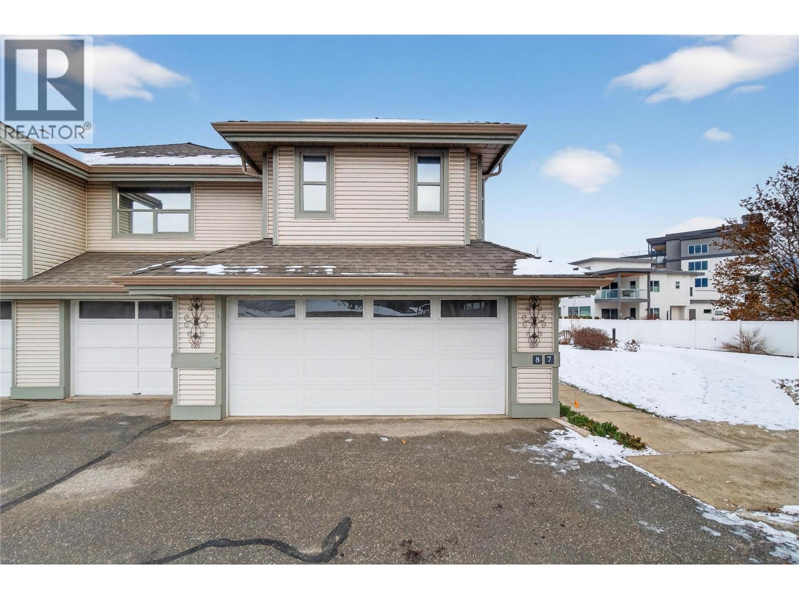 8 111 Harbourfront Drive Northwest, Salmon Arm