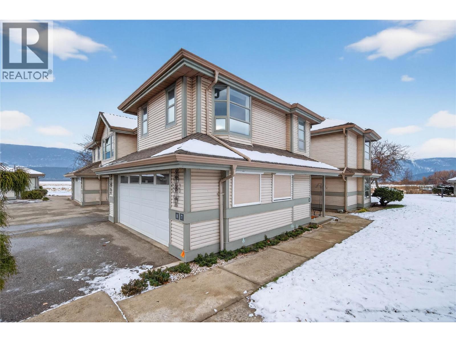 8 111 Harbourfront Drive Northwest, Salmon Arm