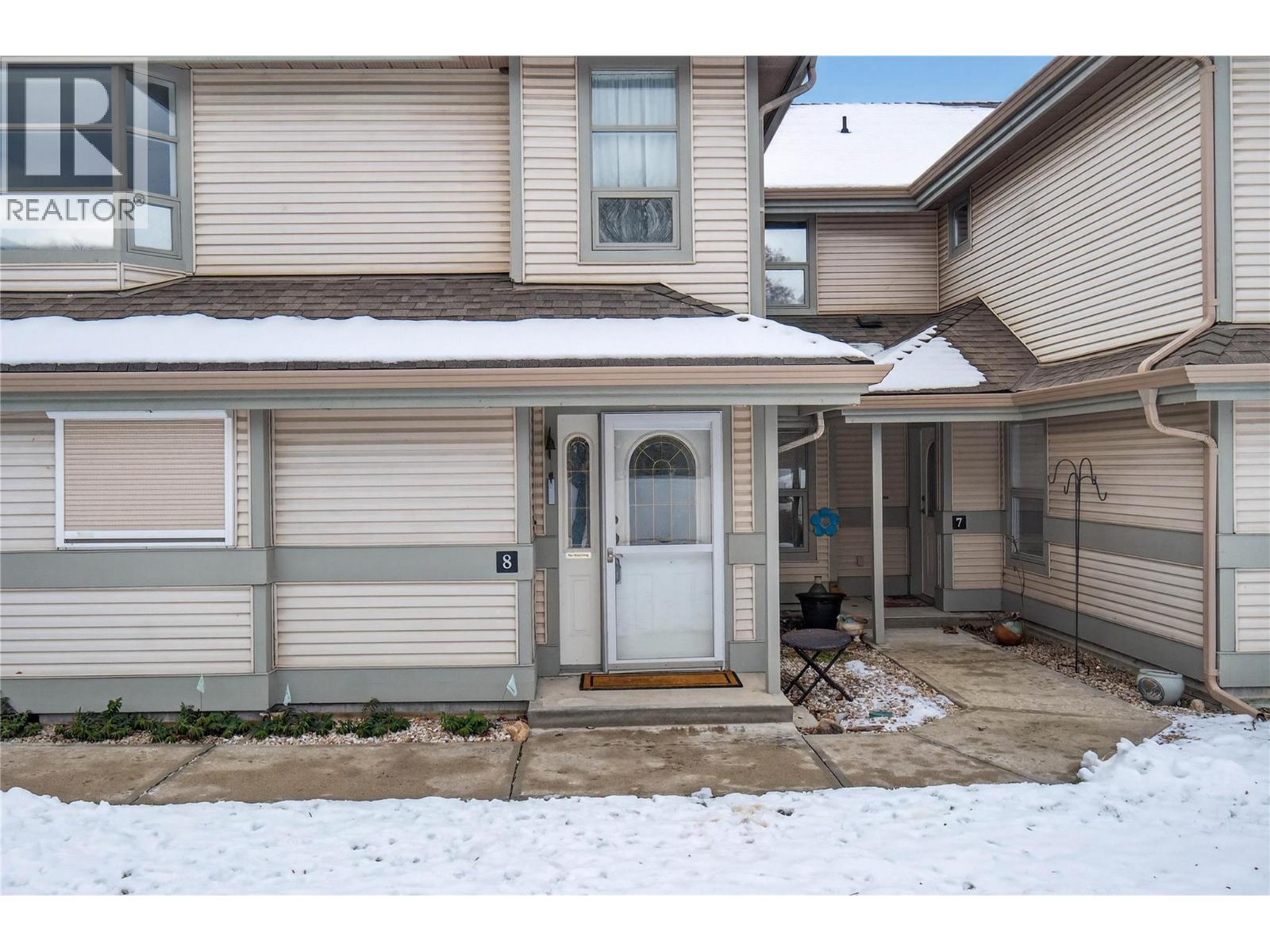 8 111 Harbourfront Drive Northwest, Salmon Arm